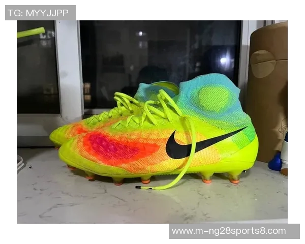 鬼牌足球鞋带你体验无与伦比的球场魅力与超凡控制力